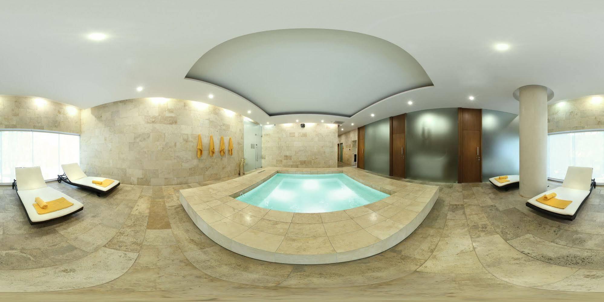 Dazzler By Wyndham Montevideo Hotel Bagian luar foto